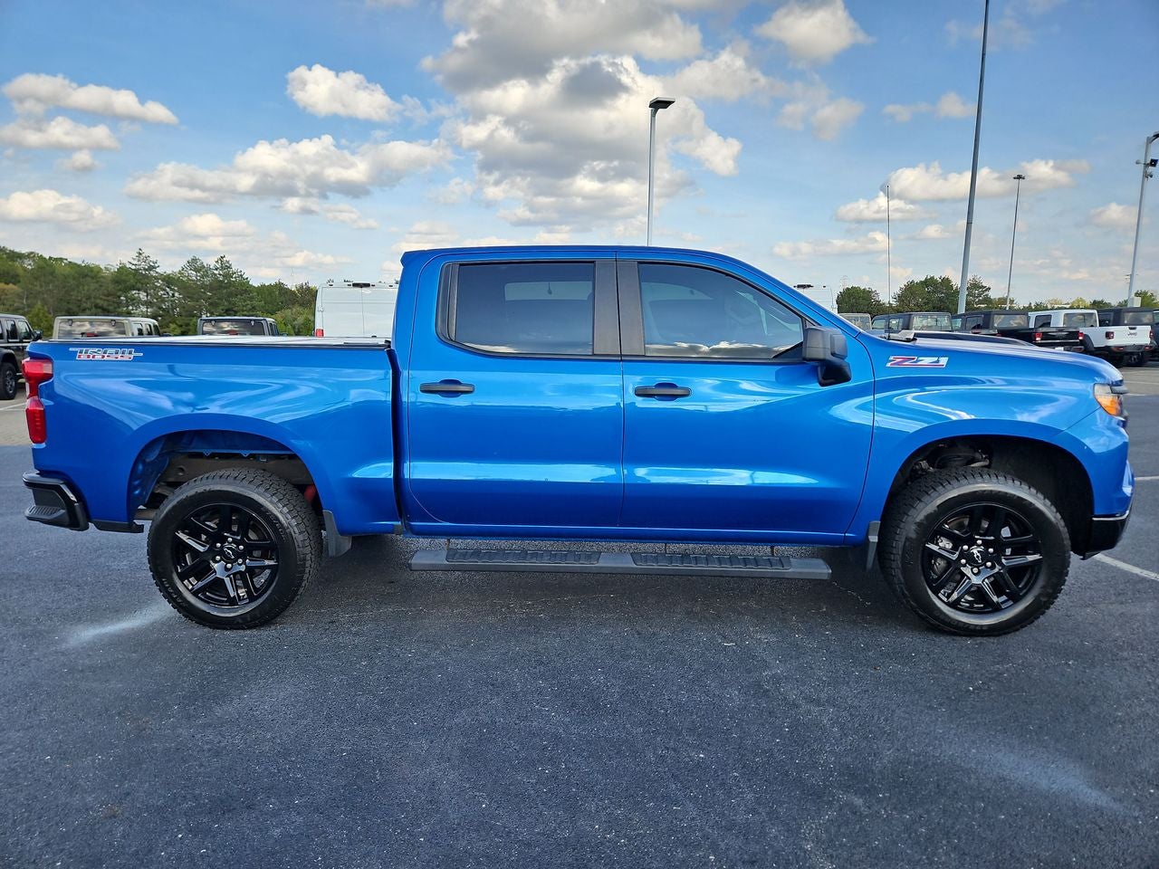2022 Chevrolet Silverado 1500 4WD Crew Cab Short Bed Custom Trail Boss