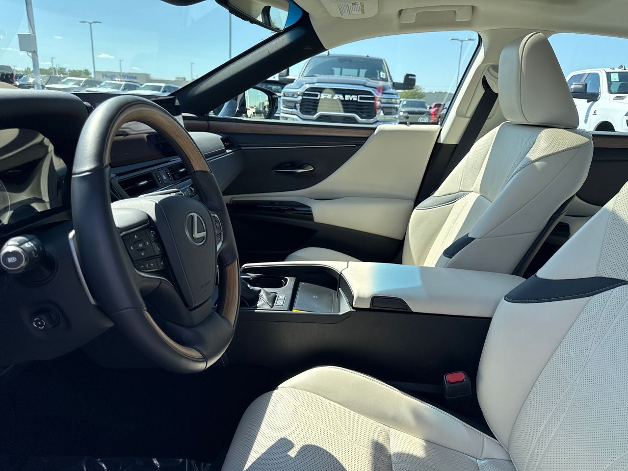 2024 Lexus ES 300h 300h Luxury