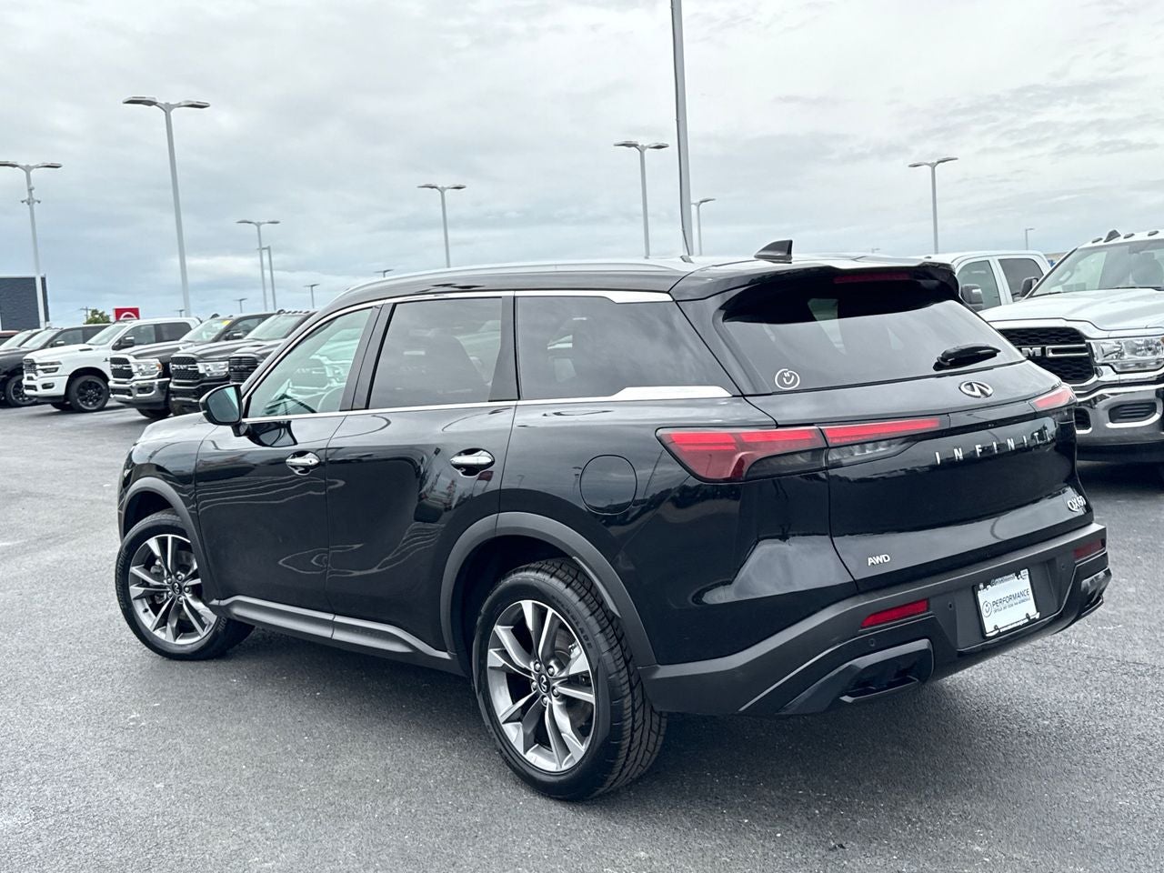 2024 INFINITI QX60 LUXE AWD