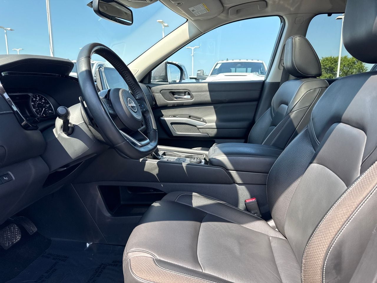 2022 Nissan Pathfinder SL 4WD