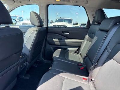2022 Nissan Pathfinder SL 4WD