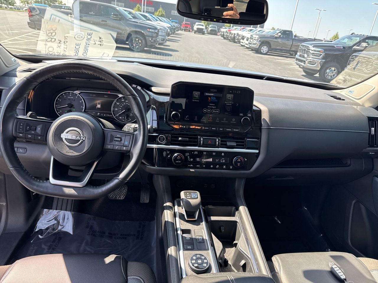 2022 Nissan Pathfinder SL 4WD