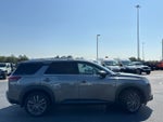 2022 Nissan Pathfinder SL 4WD