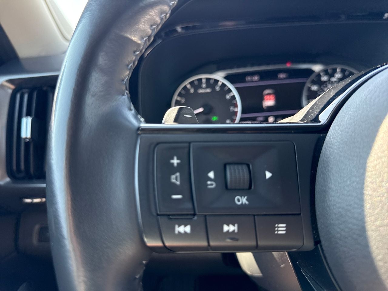 2022 Nissan Pathfinder SL 4WD