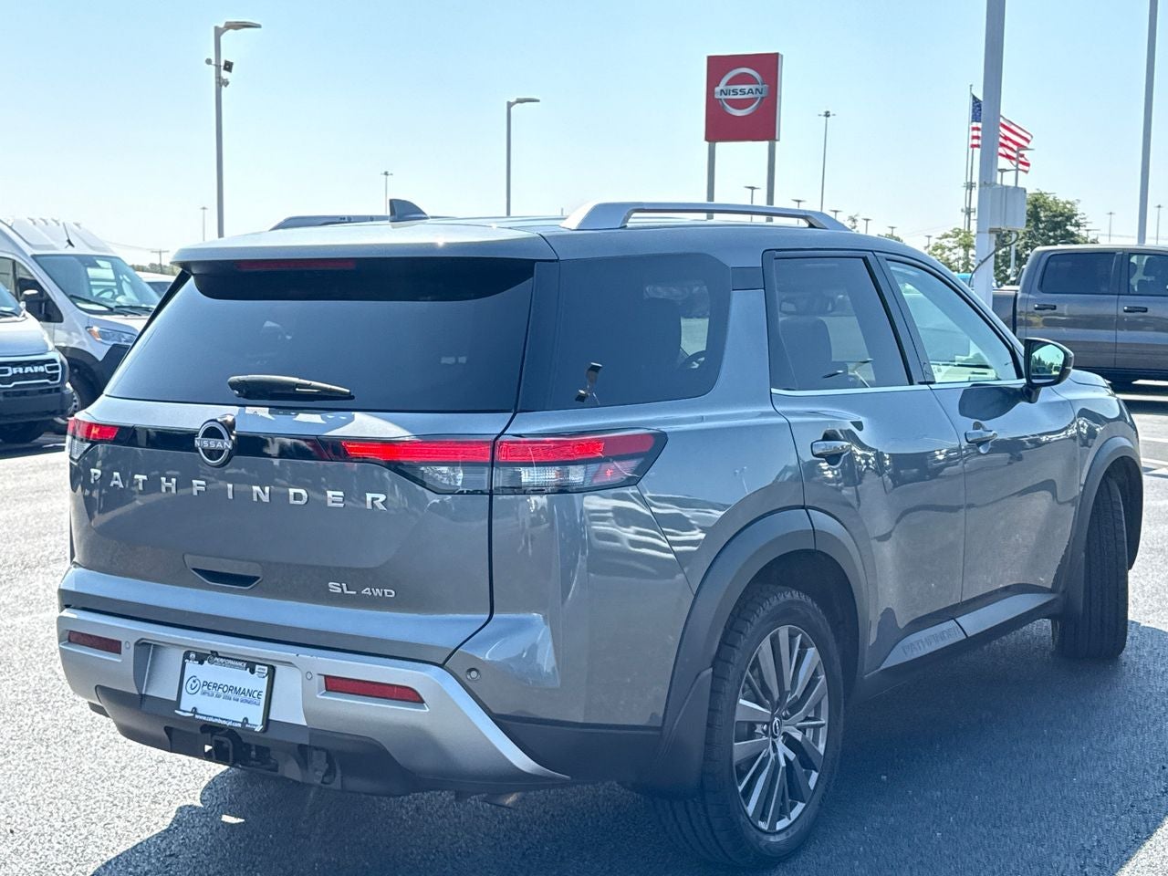 2022 Nissan Pathfinder SL 4WD