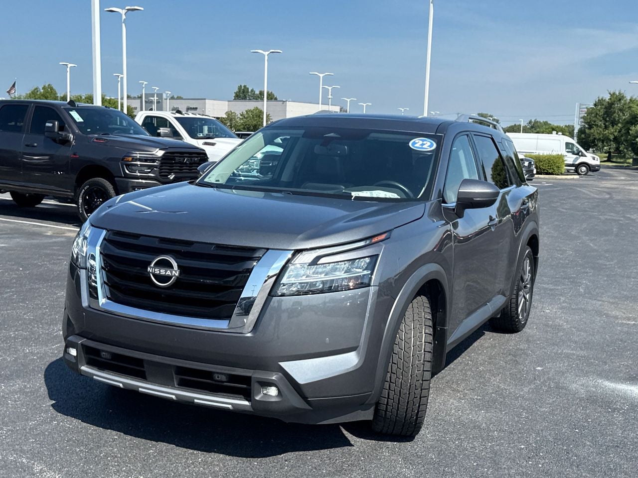 2022 Nissan Pathfinder SL 4WD