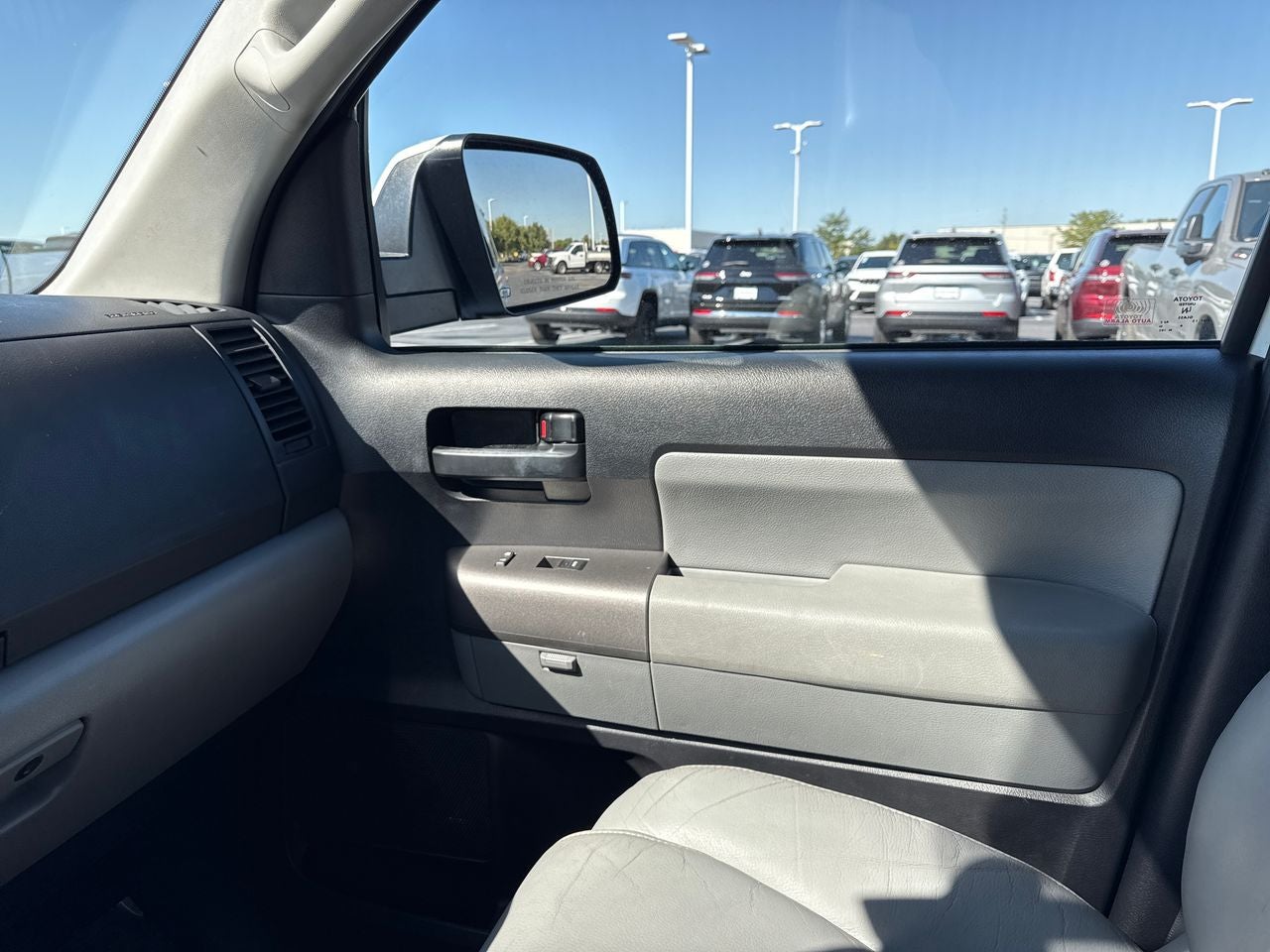 2015 Toyota Sequoia SR5 5.7L