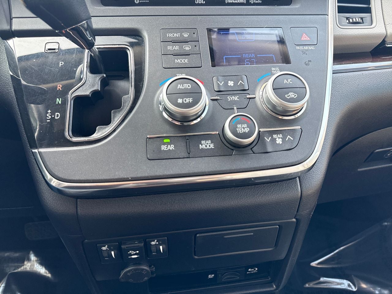 2018 Toyota Sienna Limited 7 Passenger