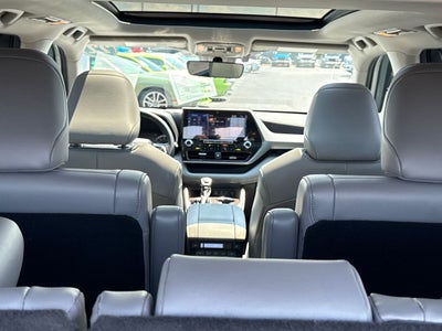 2022 Toyota Highlander Platinum