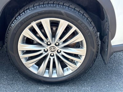 2022 Toyota Highlander Platinum