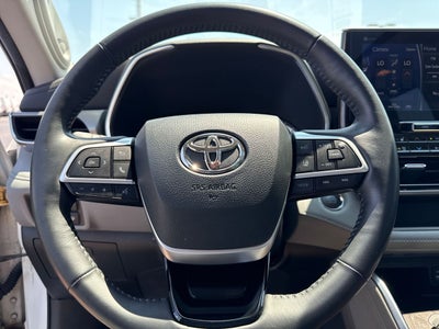 2022 Toyota Highlander Platinum
