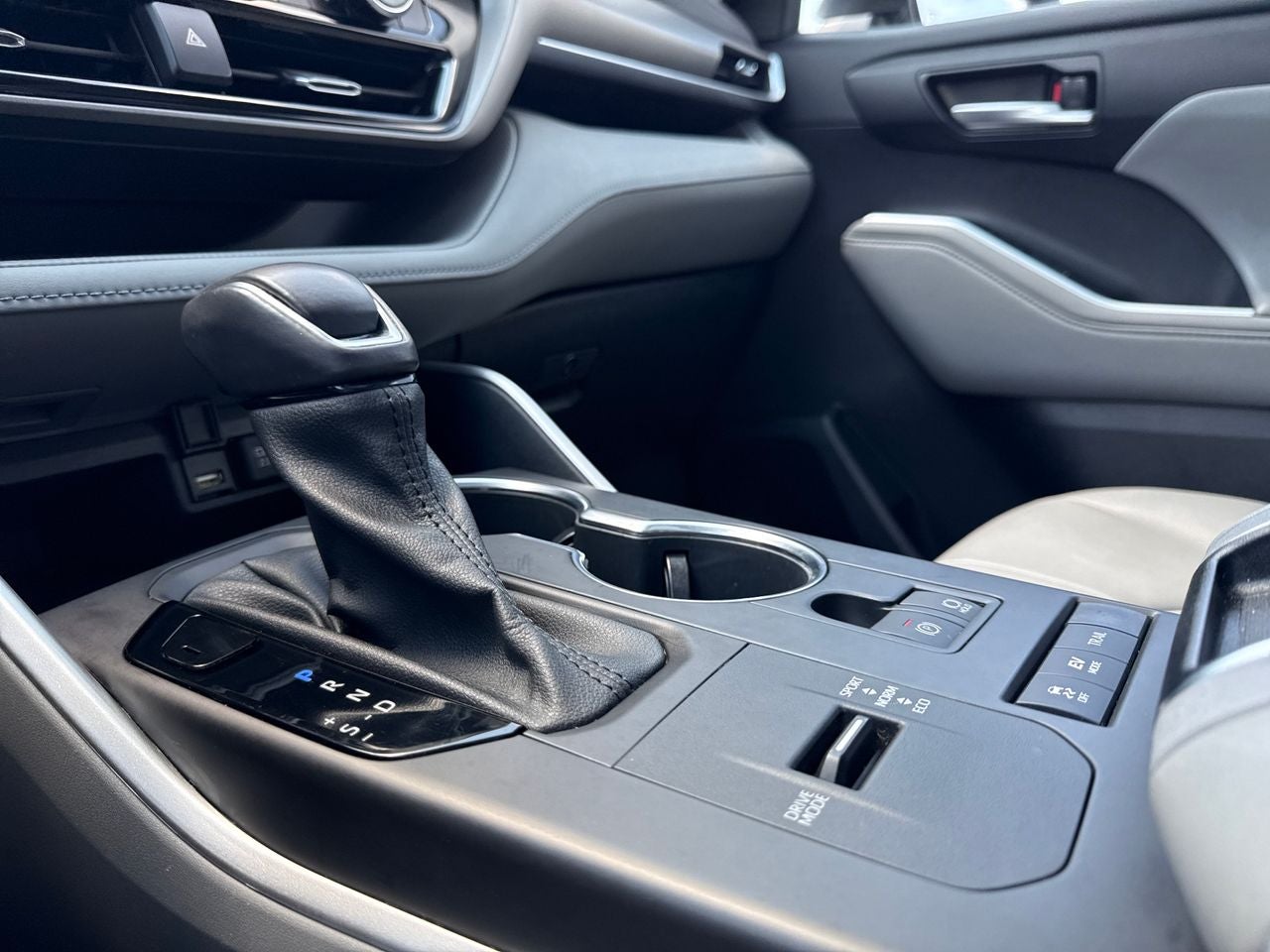 2020 Toyota Highlander Hybrid XLE