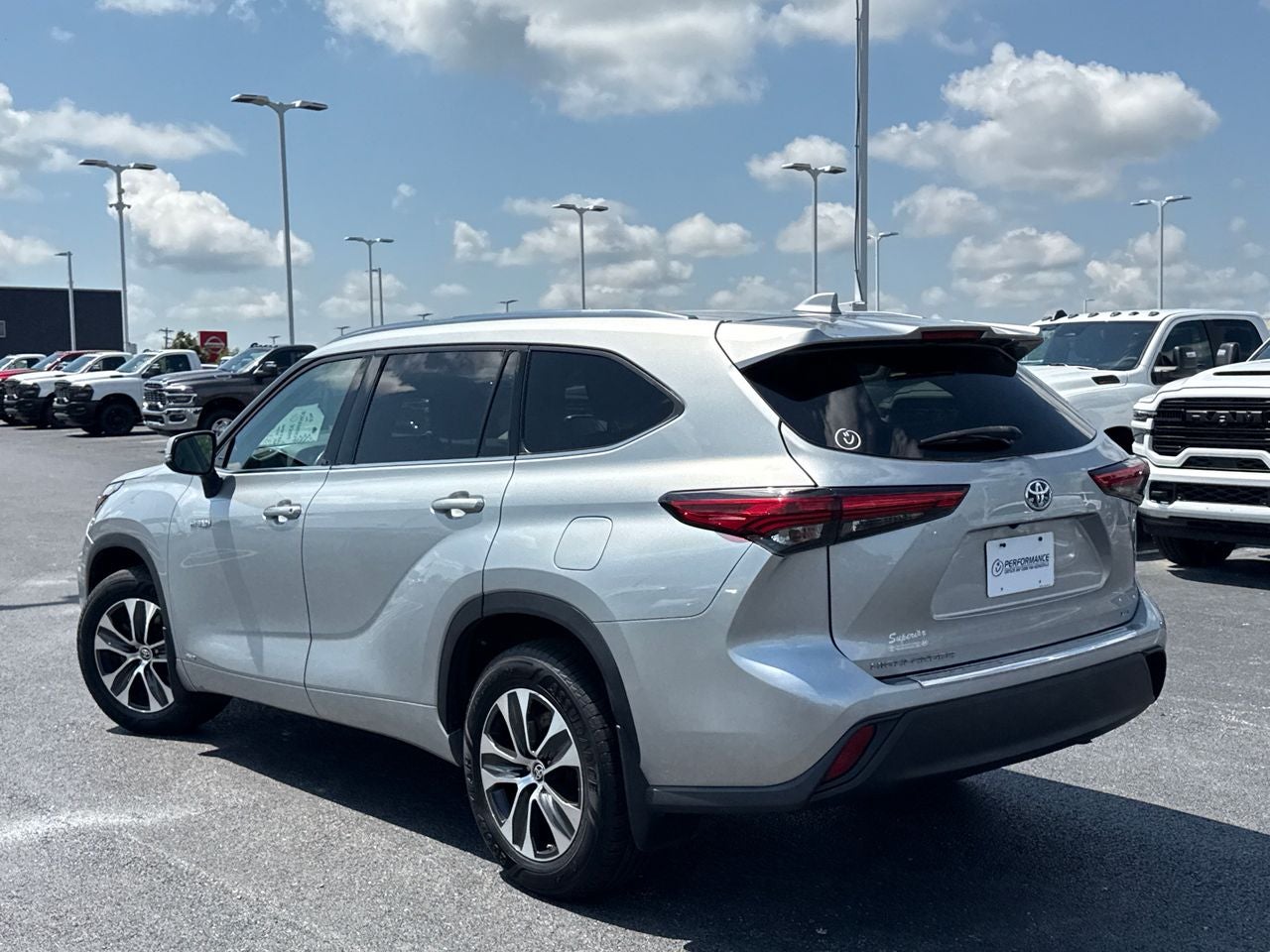 2020 Toyota Highlander Hybrid XLE