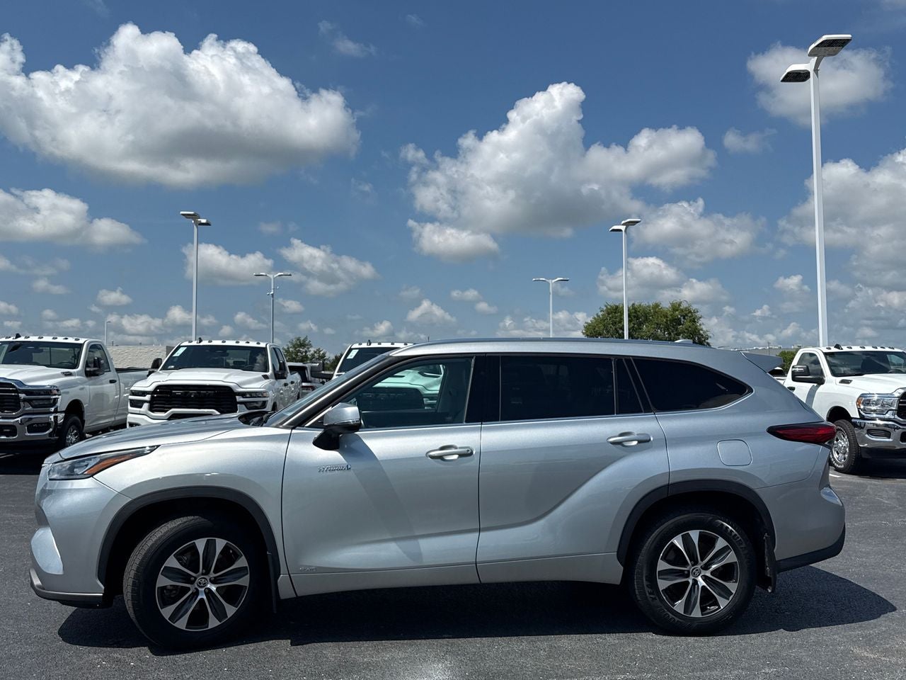 2020 Toyota Highlander Hybrid XLE