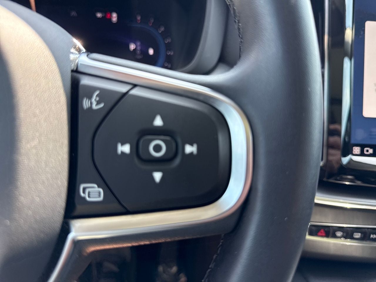 2023 Volvo XC60 B5 Core