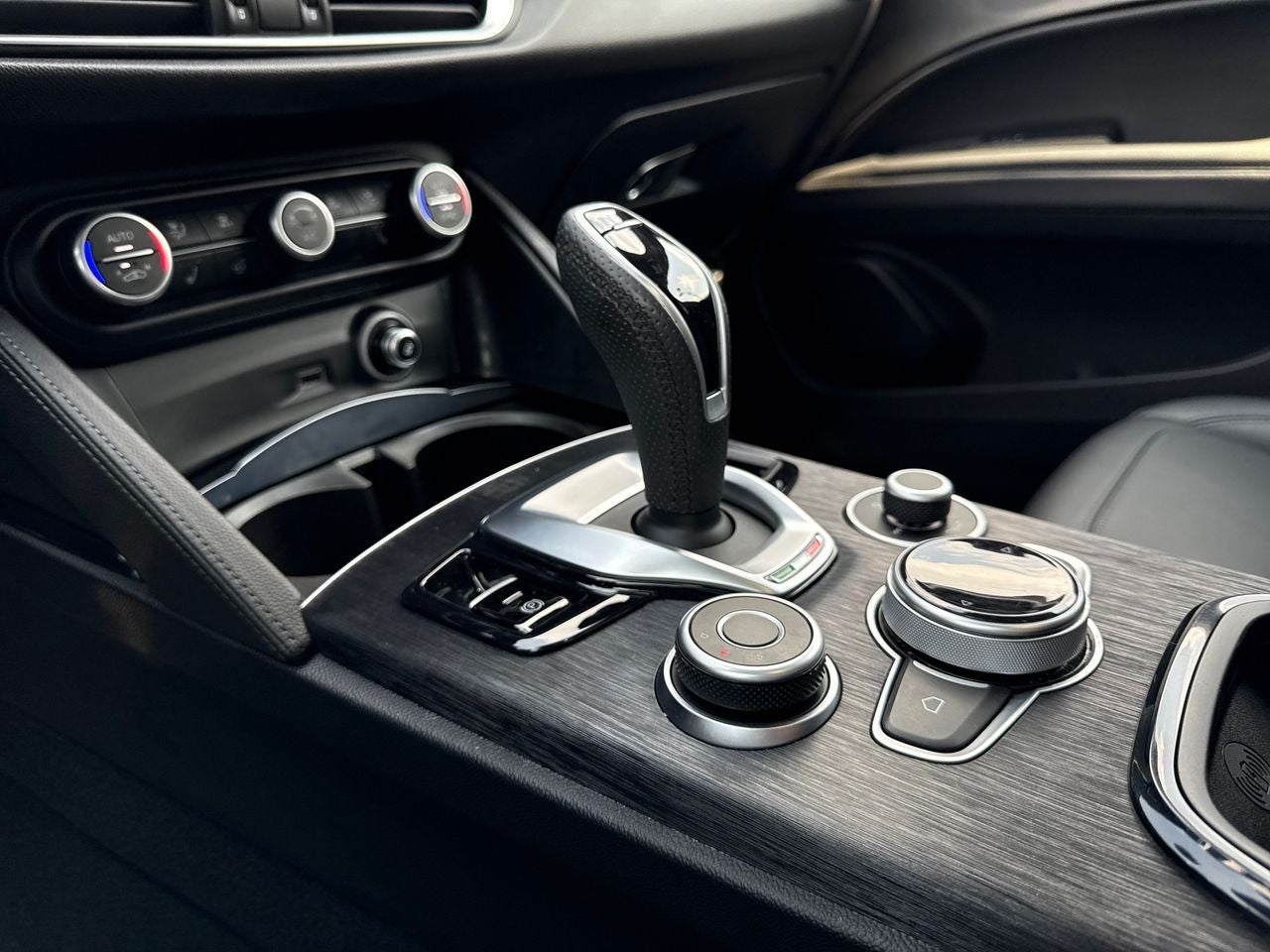 2024 Alfa Romeo Stelvio Sprint AWD