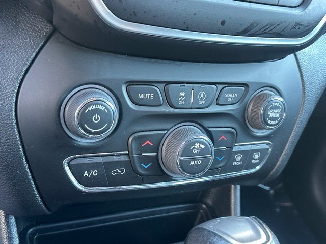 2022 Jeep Cherokee Latitude Lux