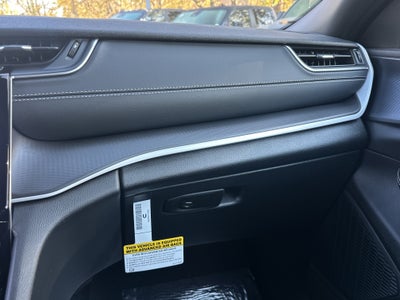 2027 Jeep Grand Cherokee Base