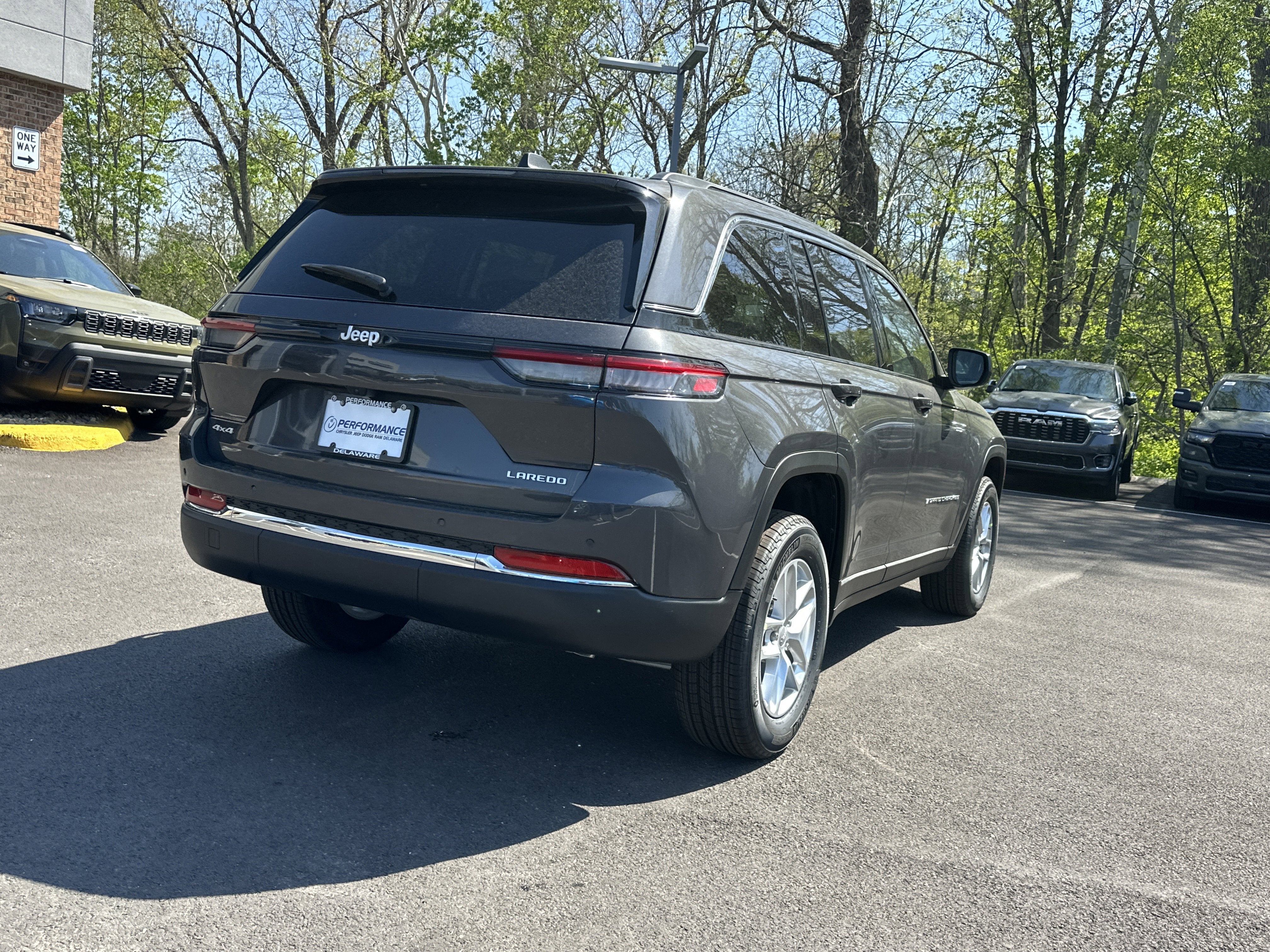 2026 Jeep Grand Cherokee Laredo