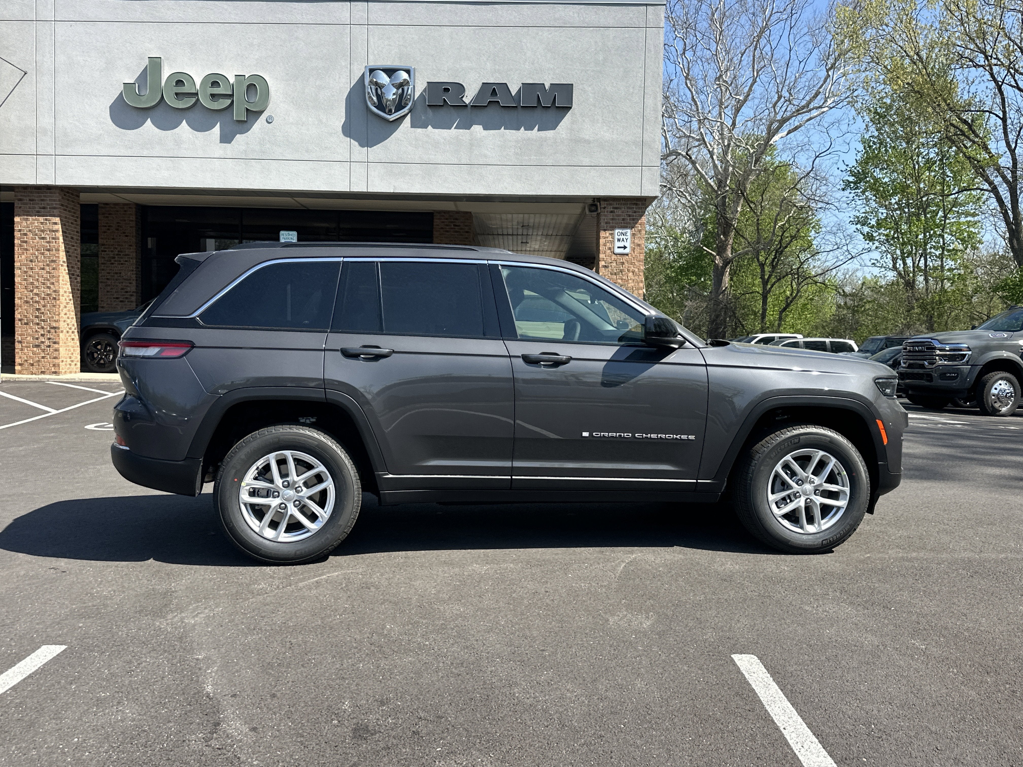2026 Jeep Grand Cherokee Laredo