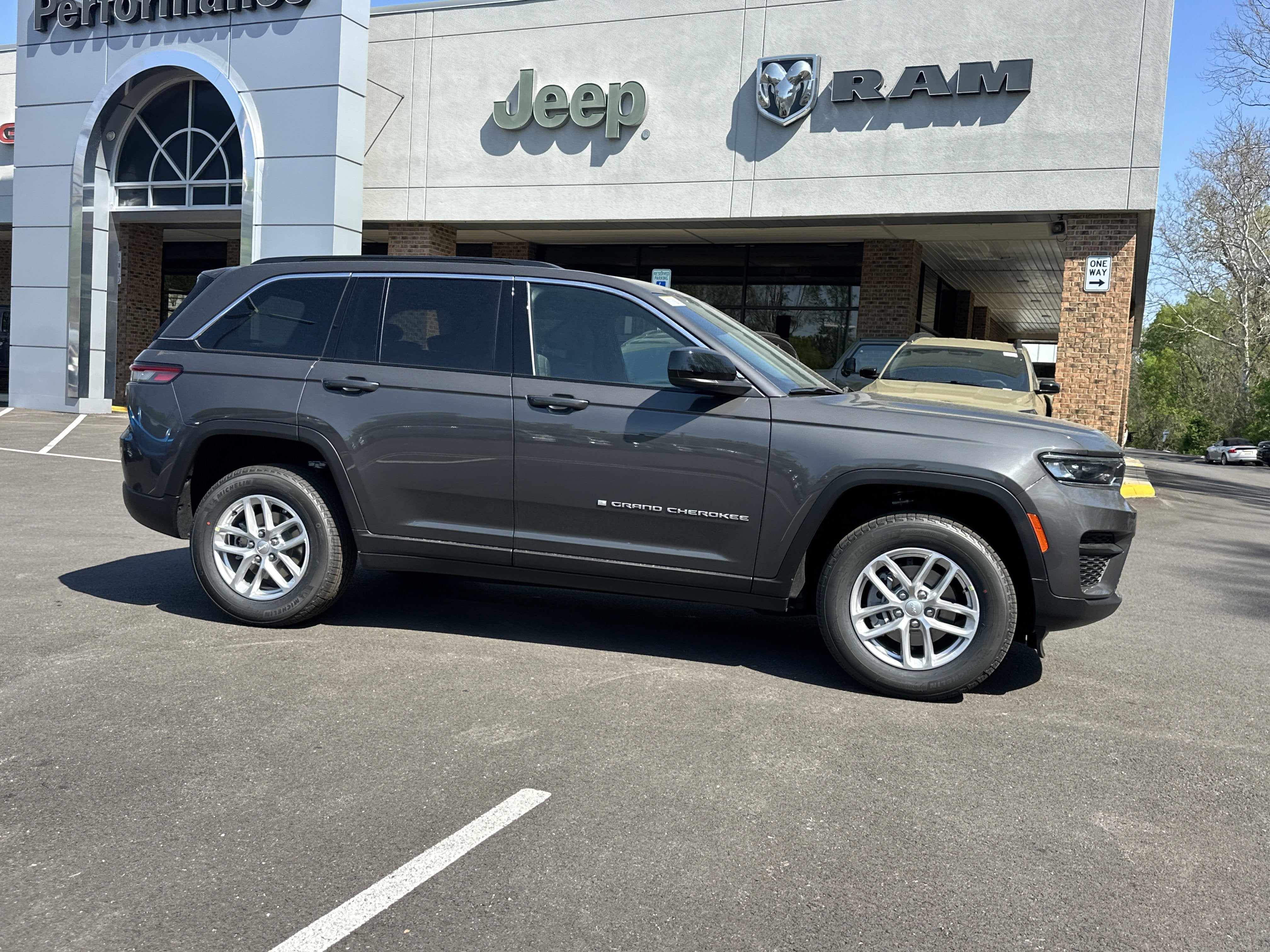 2026 Jeep Grand Cherokee Laredo