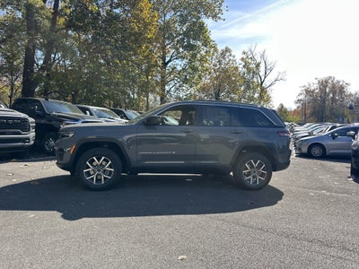 2027 Jeep Grand Cherokee Laredo X