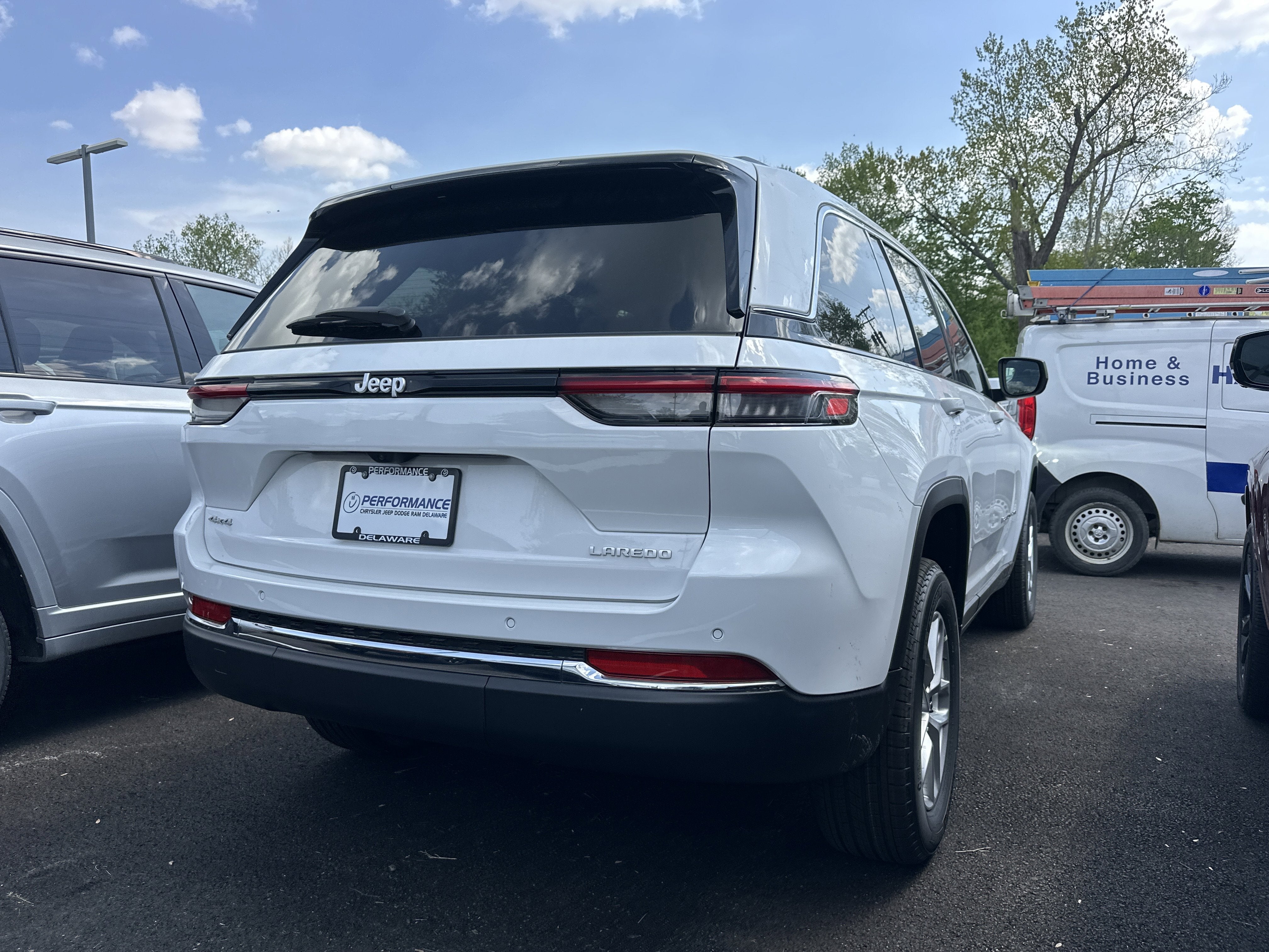 2026 Jeep Grand Cherokee Laredo