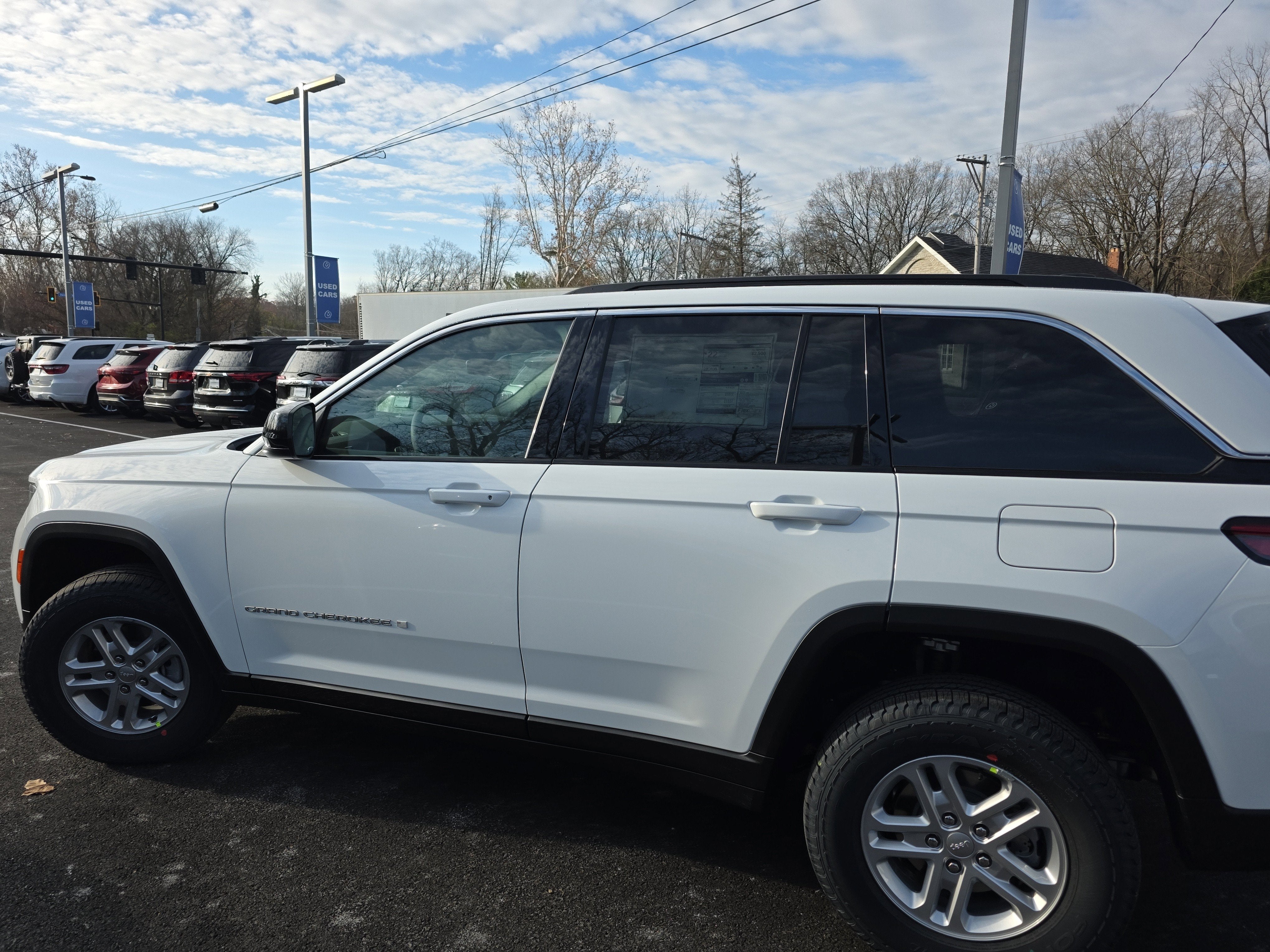 2025 Jeep Grand Cherokee Laredo