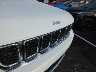 2025 Jeep Grand Cherokee Laredo