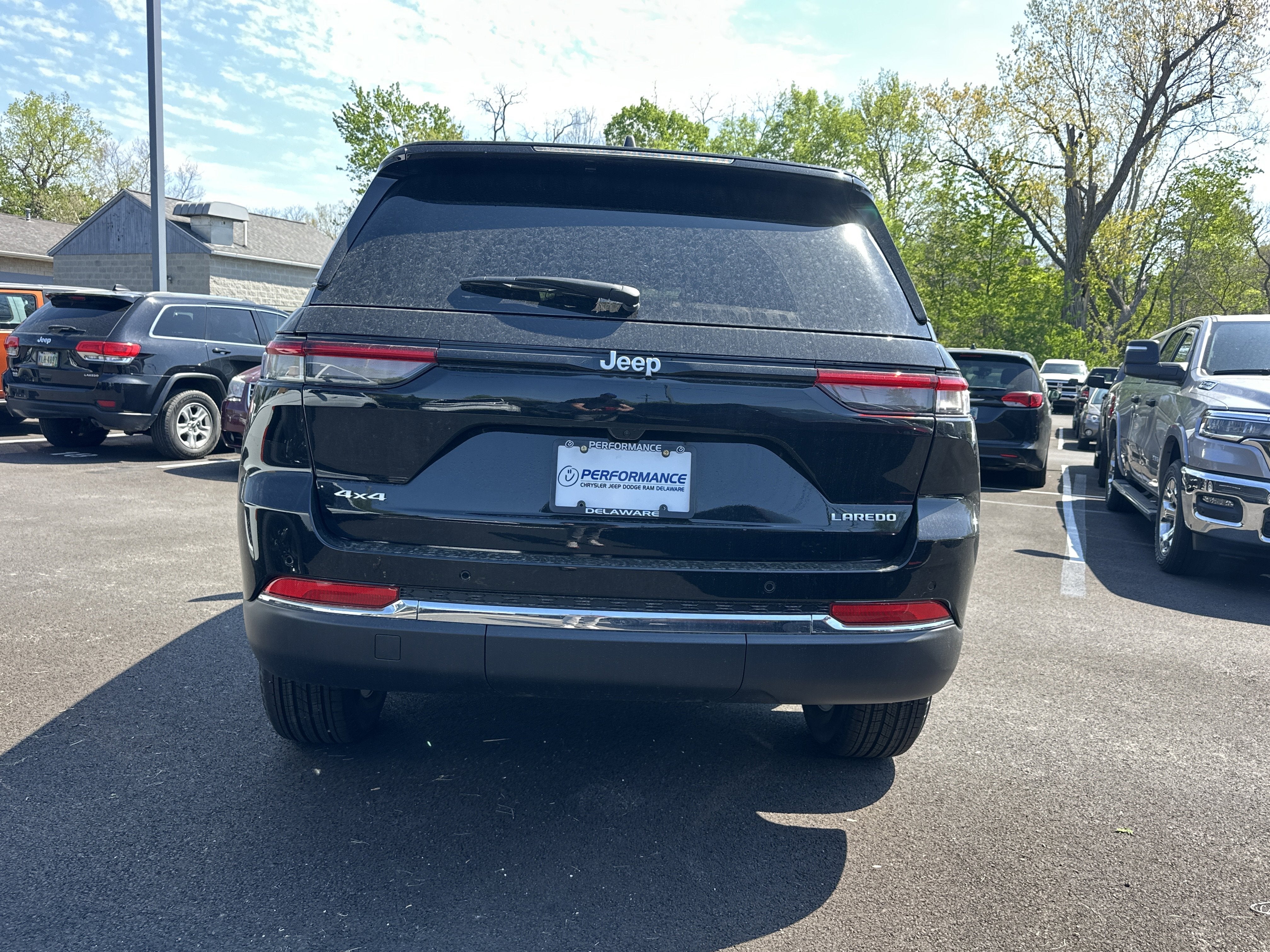 2026 Jeep Grand Cherokee Laredo