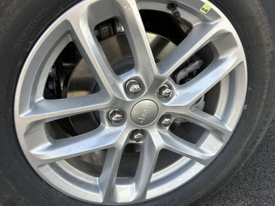 2026 Jeep Grand Cherokee Laredo