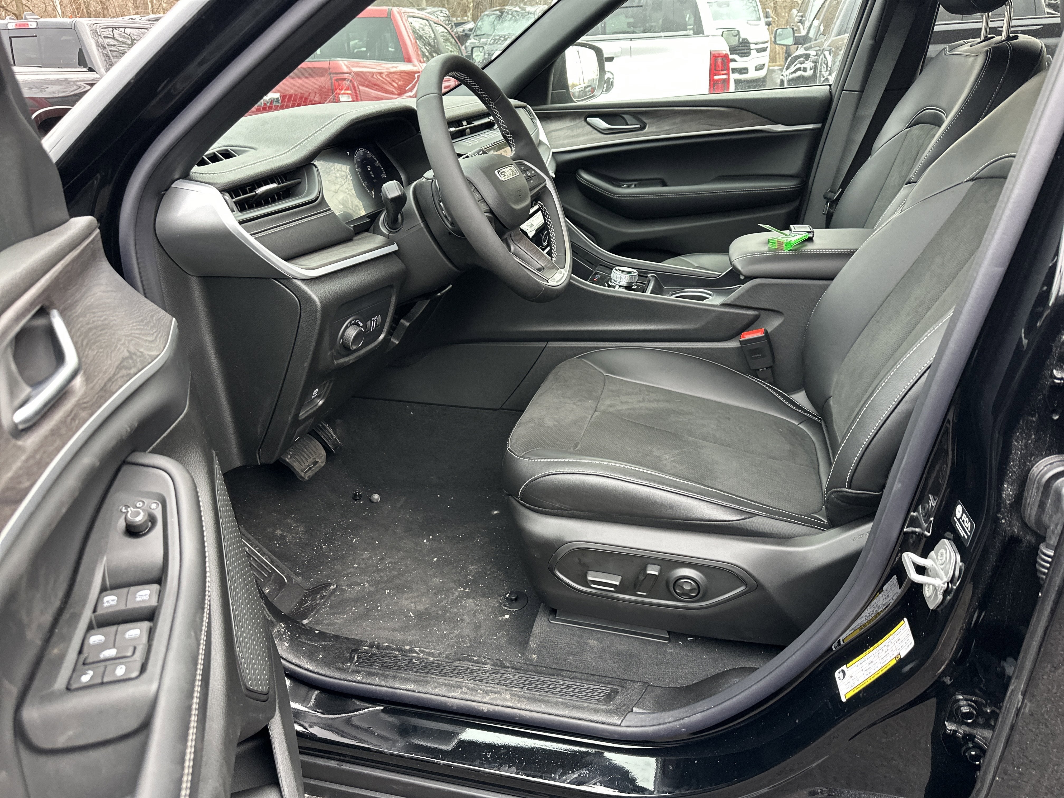 2026 Jeep Grand Cherokee Laredo