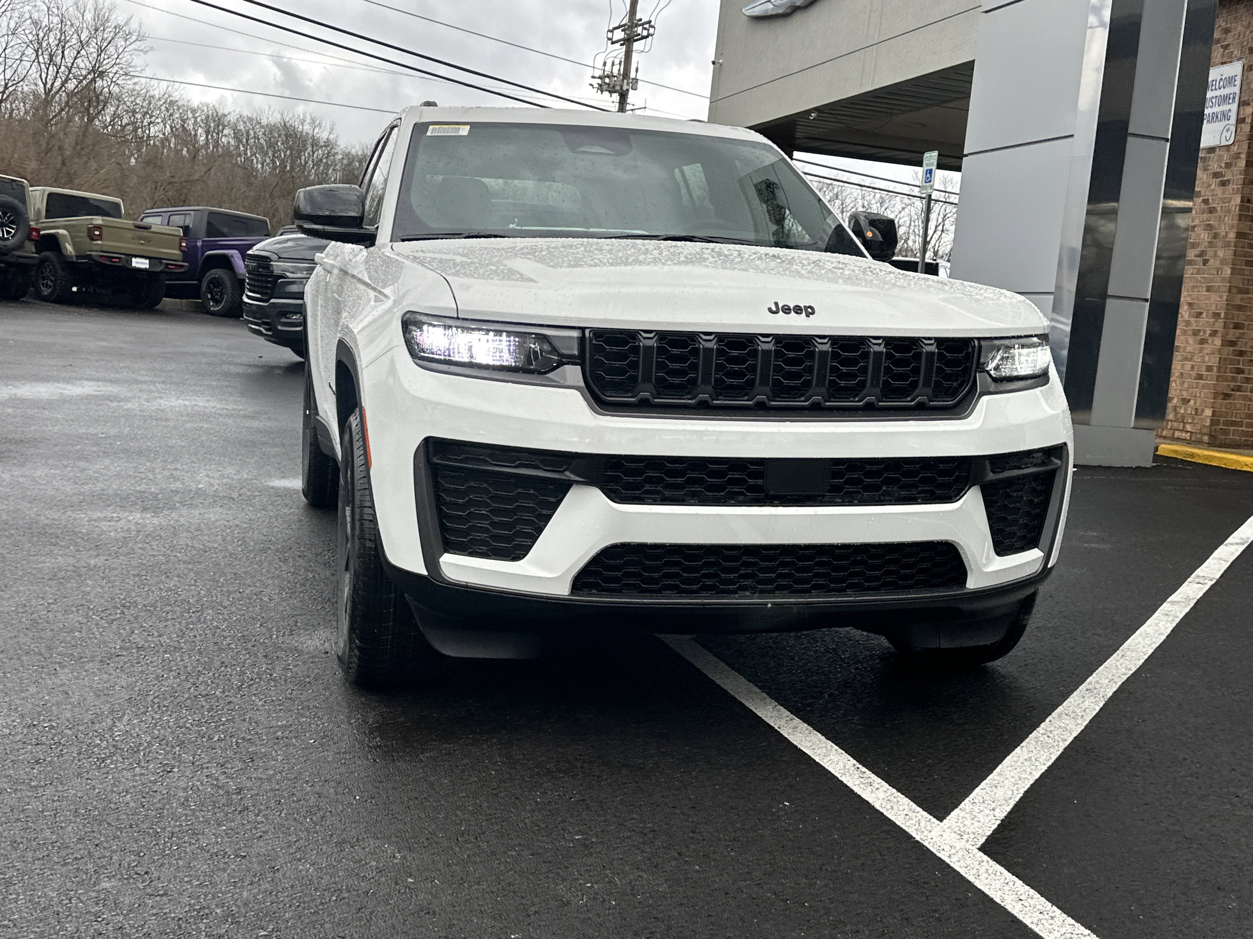 2026 Jeep Grand Cherokee Laredo