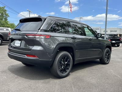 2026 Jeep Grand Cherokee Laredo Altitude