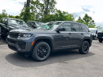 2026 Jeep Grand Cherokee Laredo Altitude