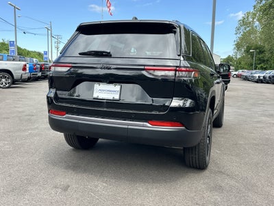 2026 Jeep Grand Cherokee Laredo Altitude