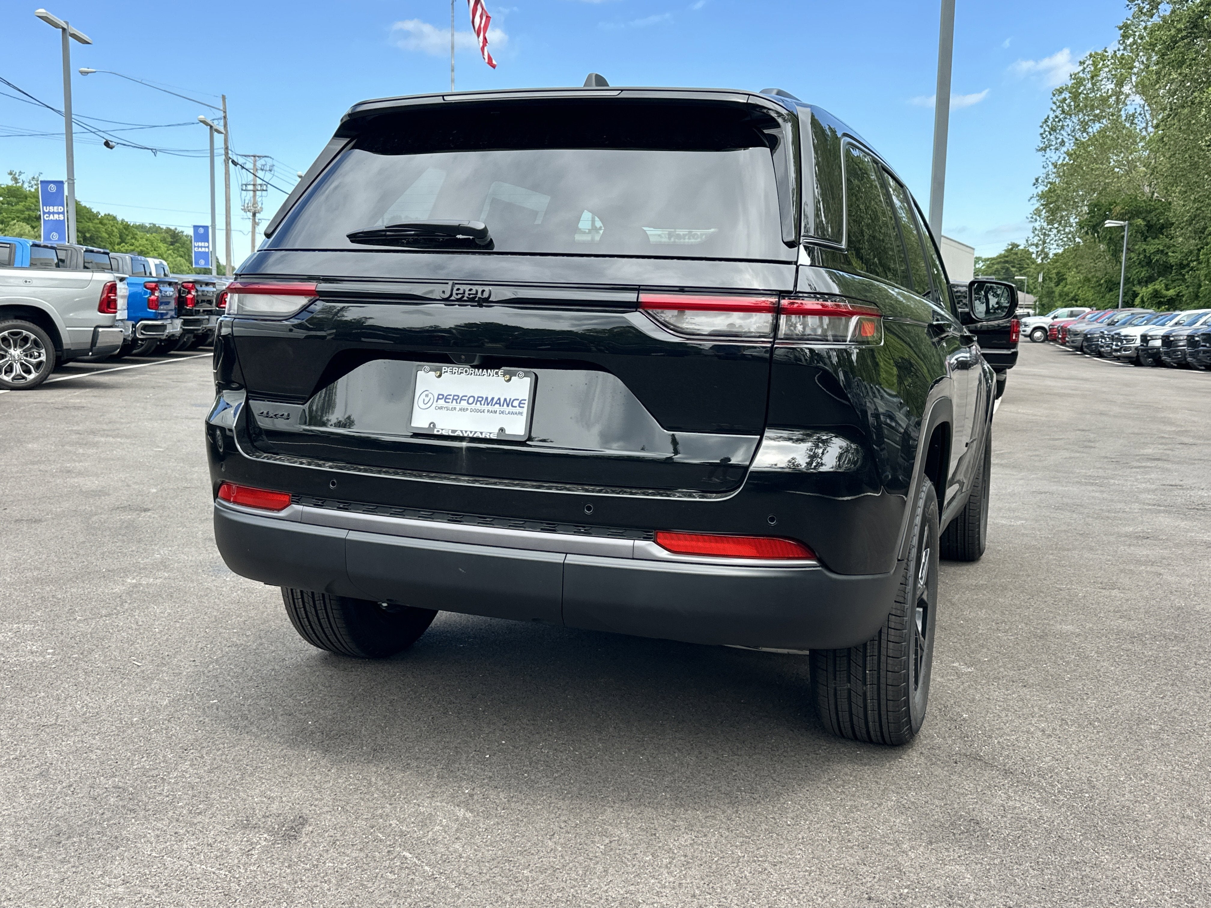 2026 Jeep Grand Cherokee Laredo Altitude