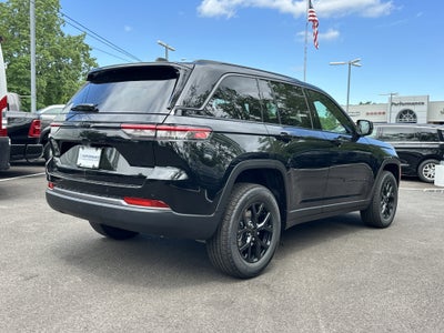 2026 Jeep Grand Cherokee Laredo Altitude