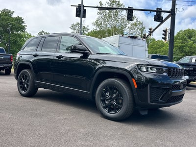 2026 Jeep Grand Cherokee Laredo Altitude