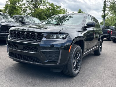 2026 Jeep Grand Cherokee Laredo Altitude