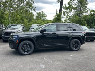 2026 Jeep Grand Cherokee Laredo Altitude