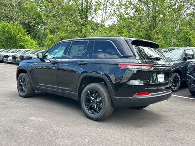 2026 Jeep Grand Cherokee Laredo Altitude