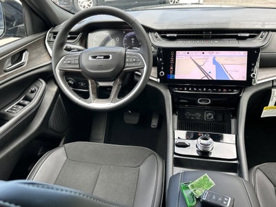 2026 Jeep Grand Cherokee Laredo Altitude