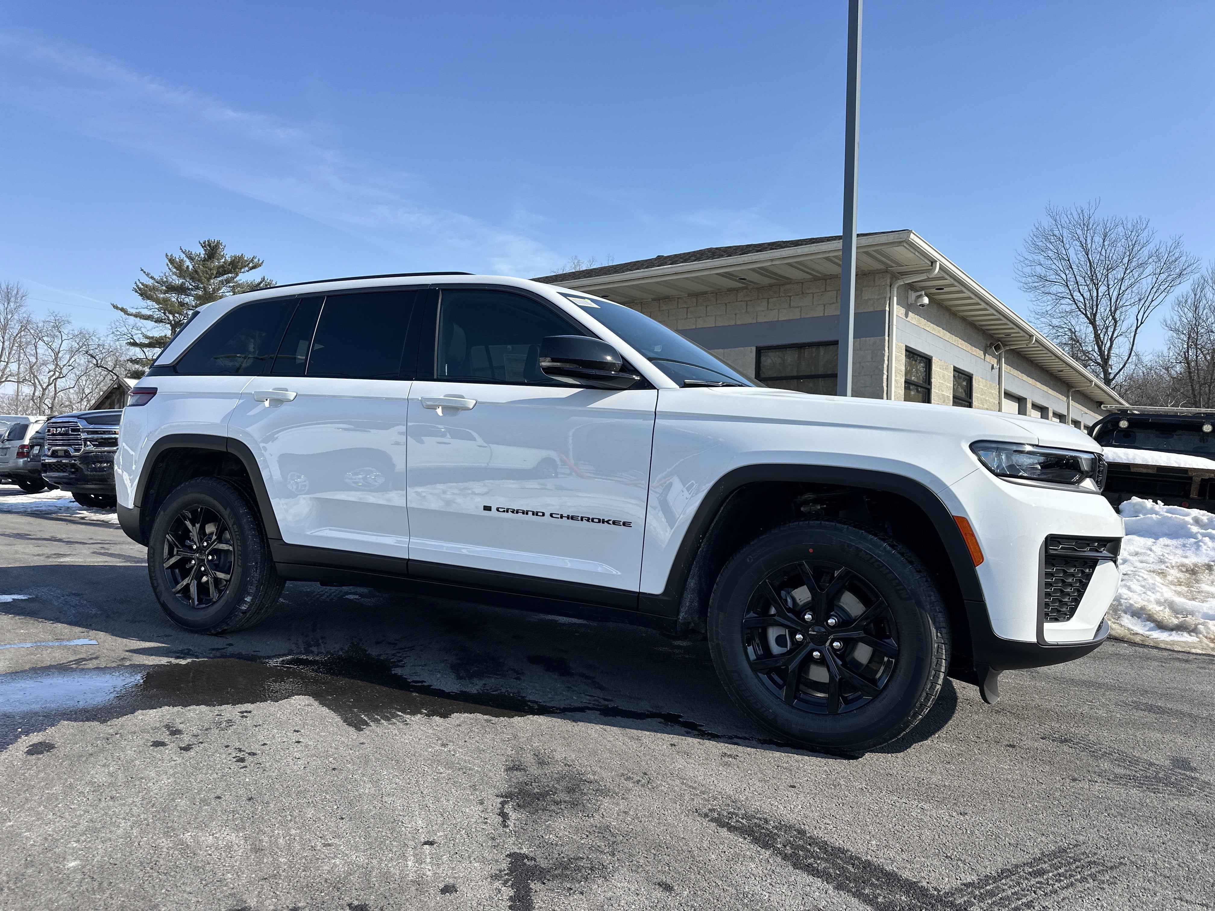 2026 Jeep Grand Cherokee Altitude
