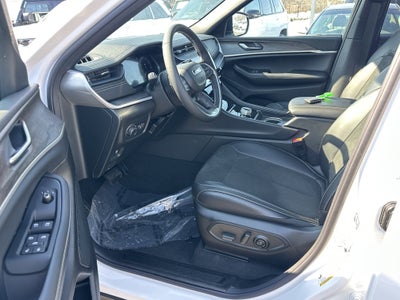 2026 Jeep Grand Cherokee Altitude