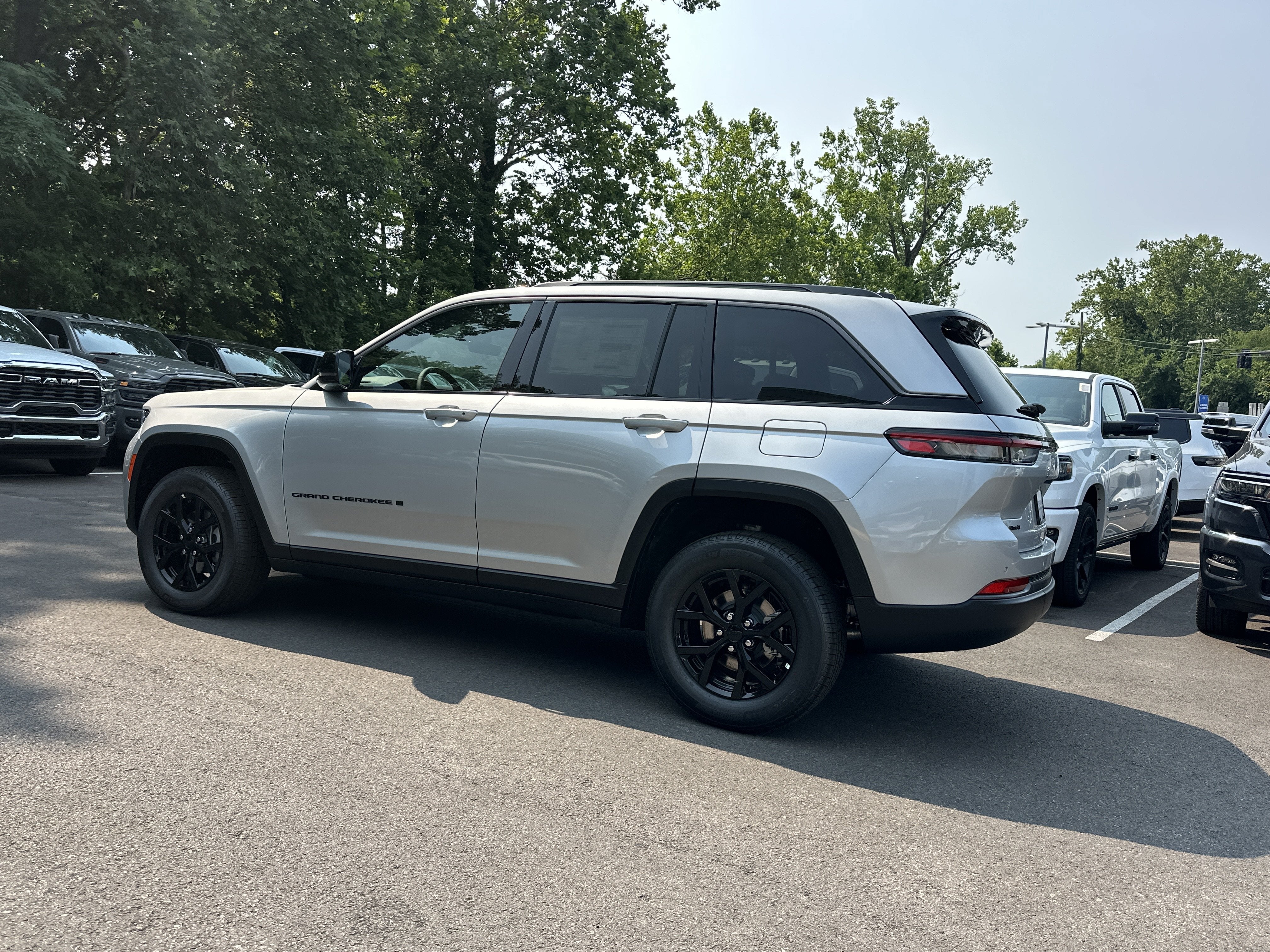 2026 Jeep Grand Cherokee Altitude