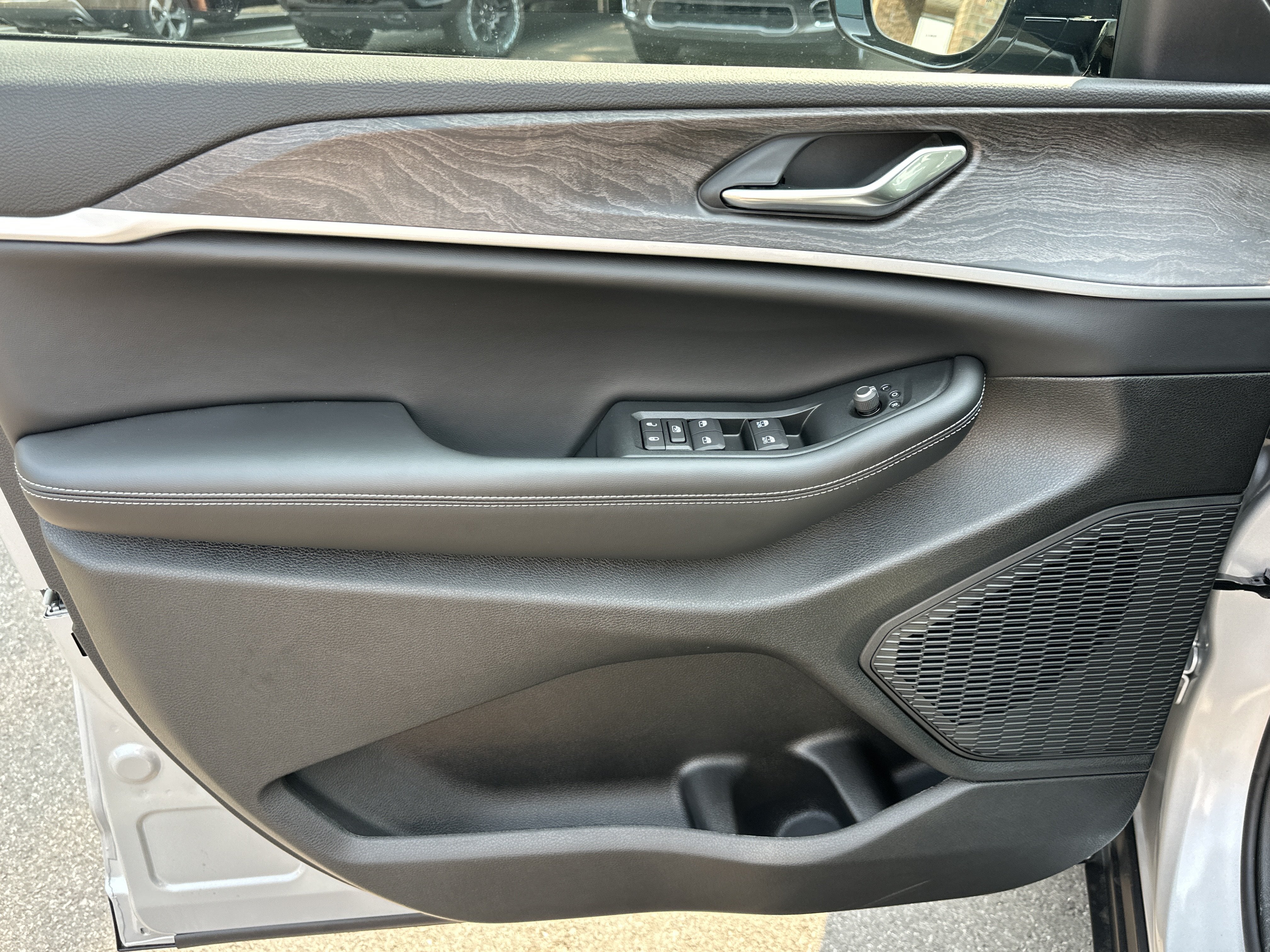 2026 Jeep Grand Cherokee Altitude