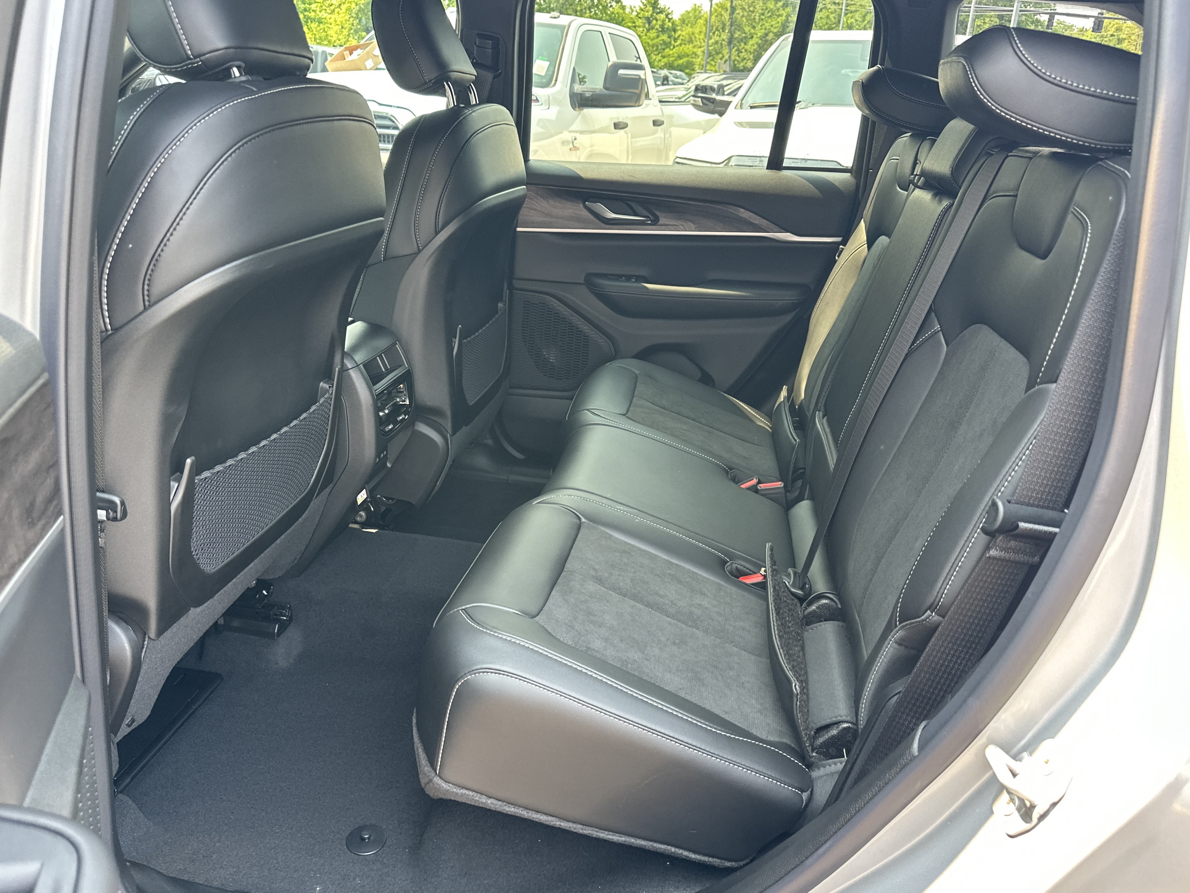 2026 Jeep Grand Cherokee Altitude