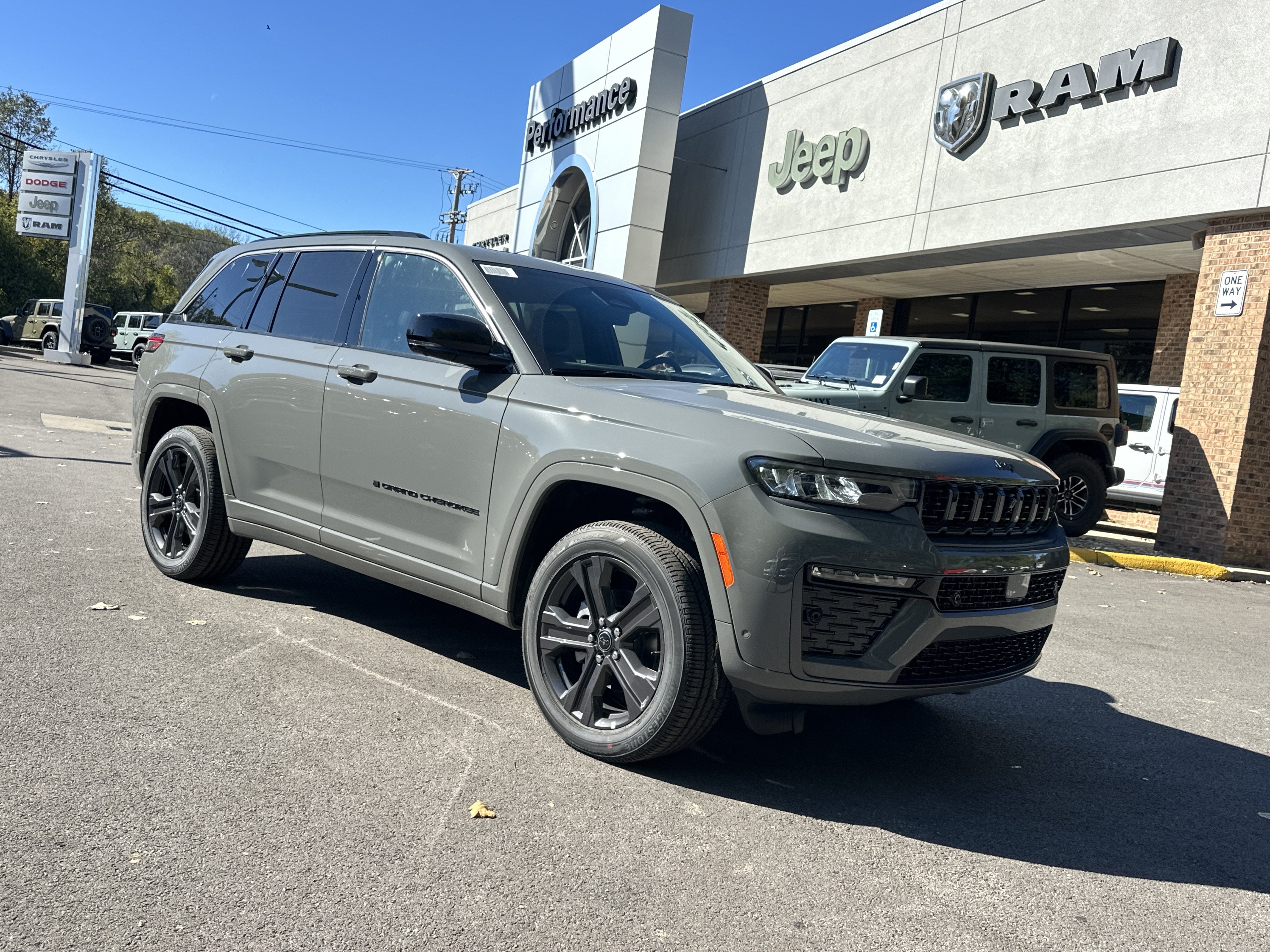2027 Jeep Grand Cherokee Limited Reserve