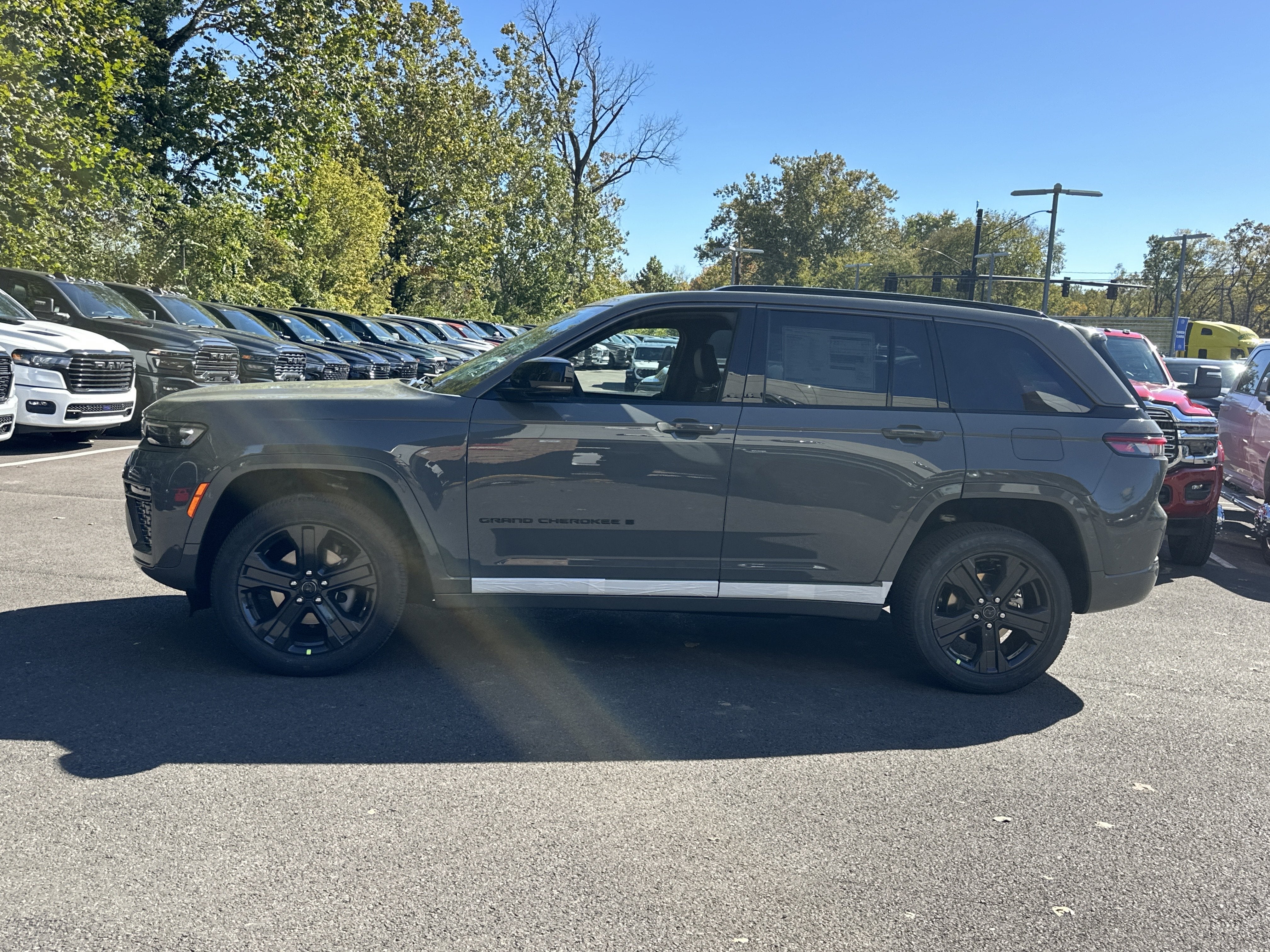 2027 Jeep Grand Cherokee Limited Reserve